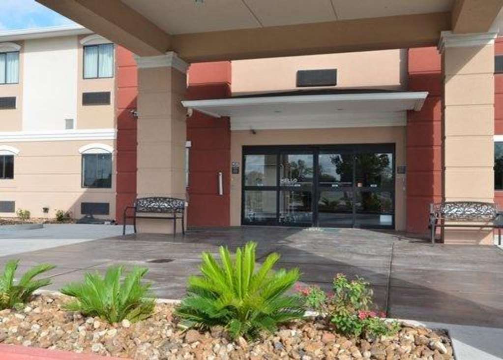 Quality Inn & Suites Kenedy - Karnes City Exterior photo